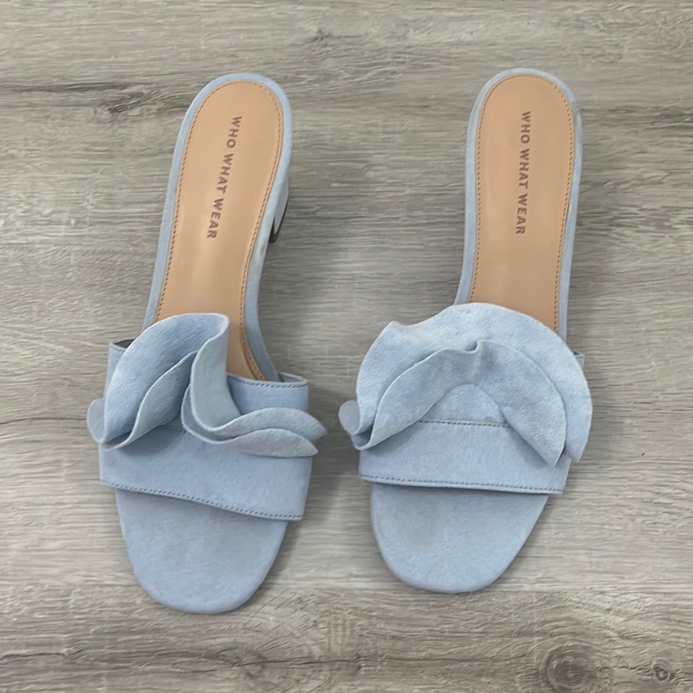 Light blue, ruffled sandals